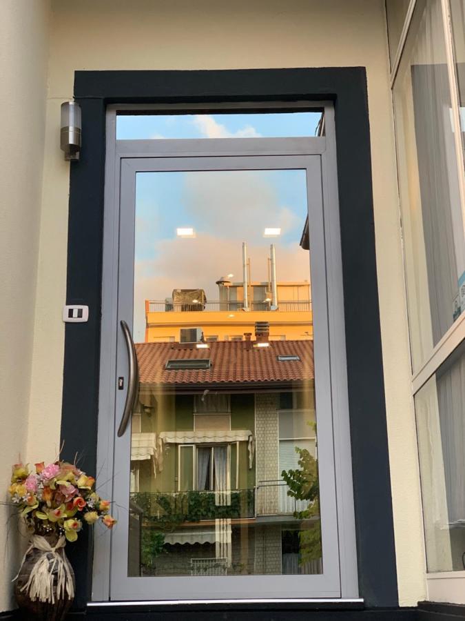 Hotel Neyra Beach Rimini Luaran gambar