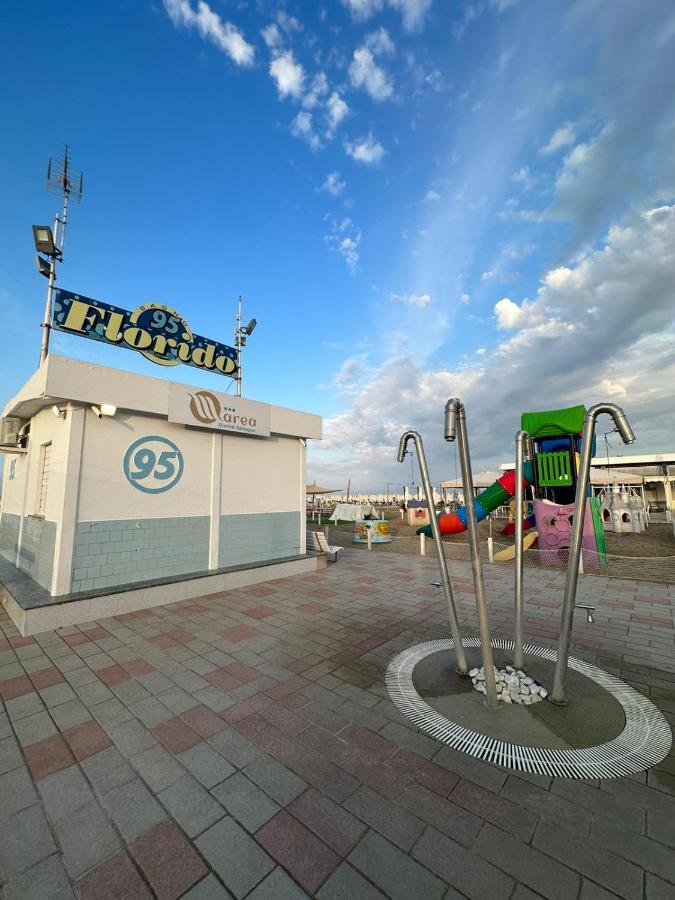 Hotel Neyra Beach Rimini Luaran gambar