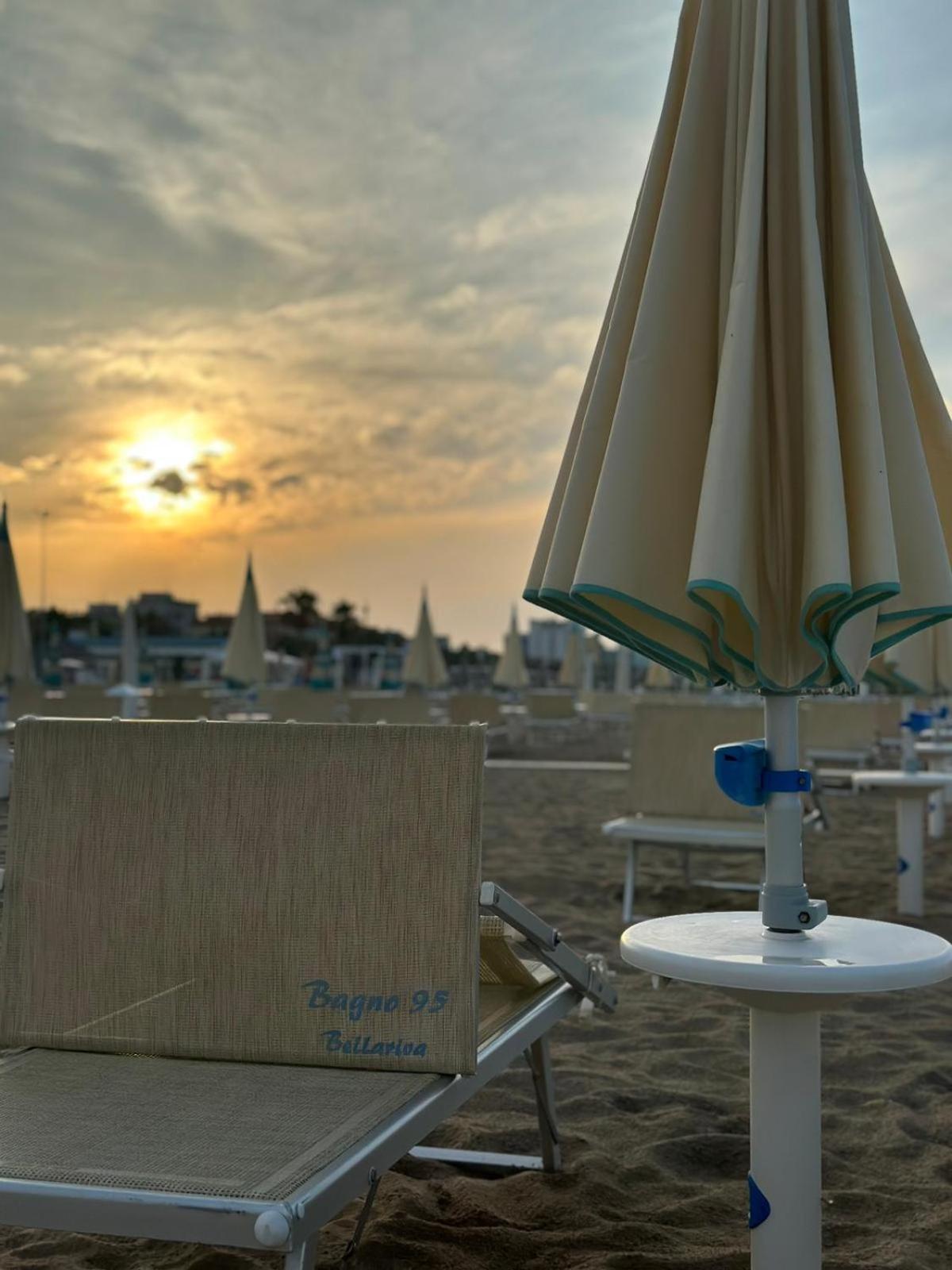 Hotel Neyra Beach Rimini Luaran gambar